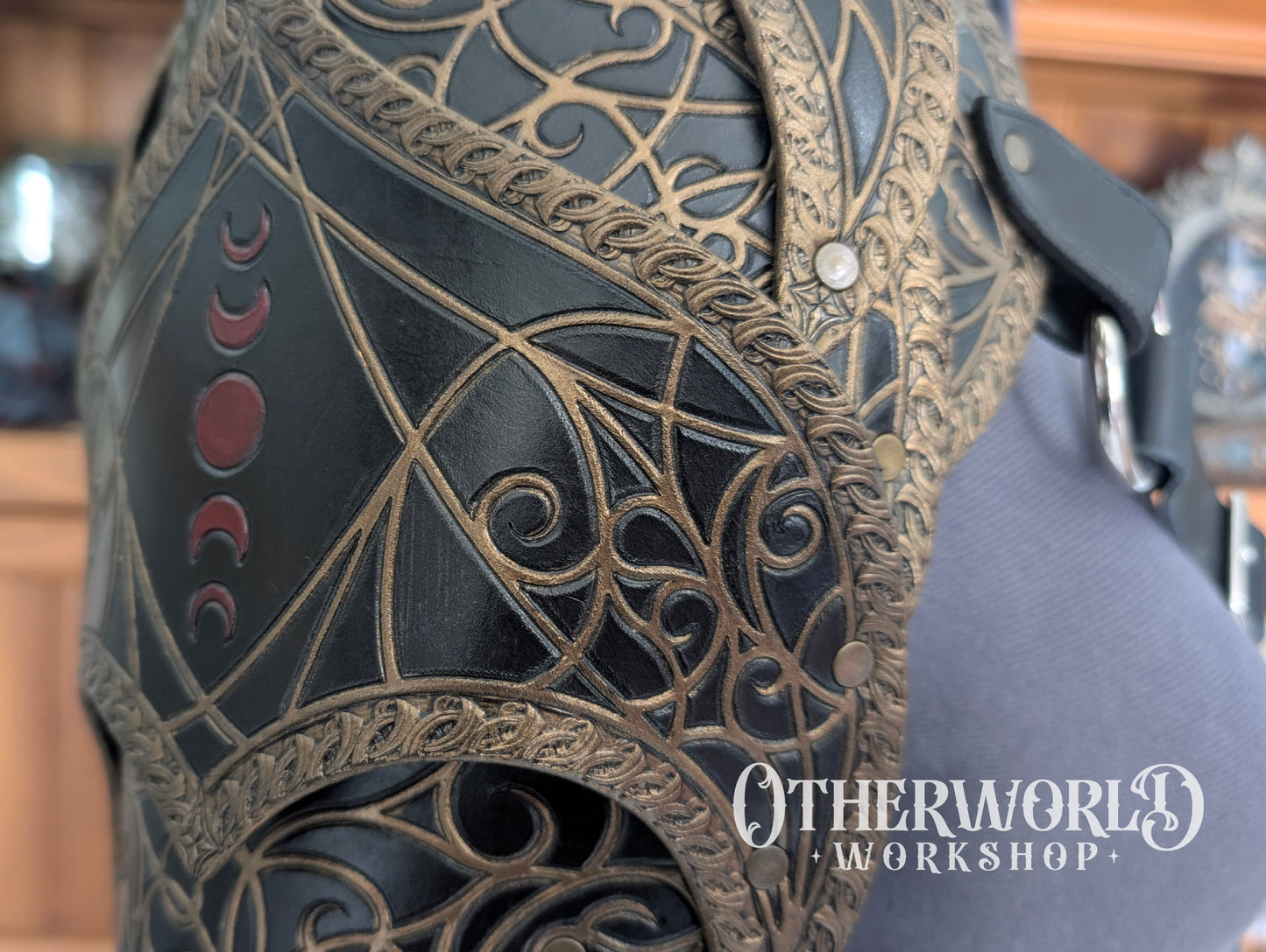 Leather Bloodstained Single Pauldron Harness