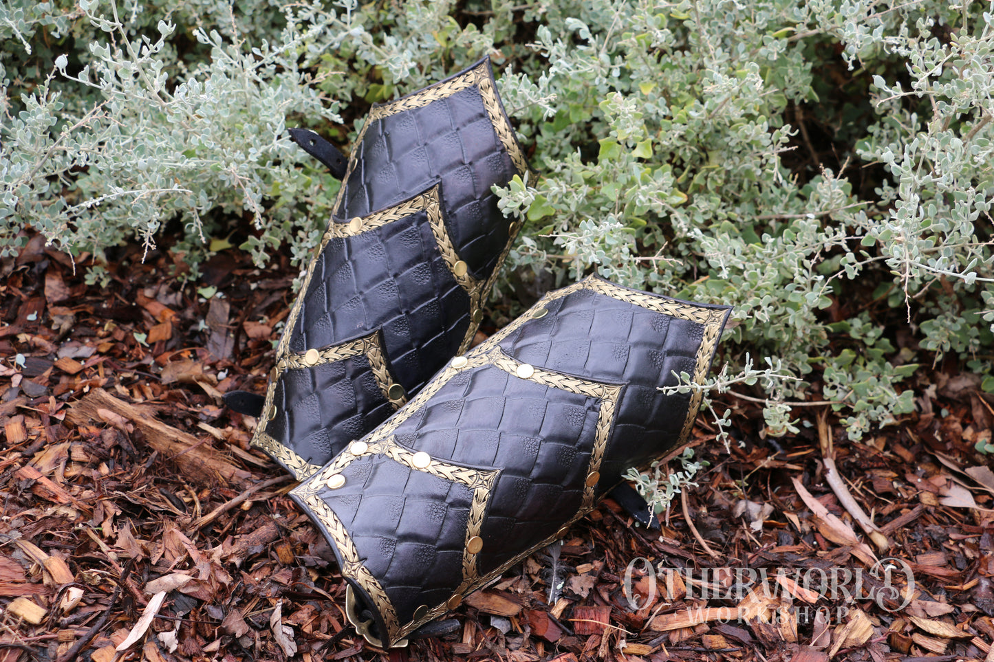 Leather Dragonscale Bracers Set