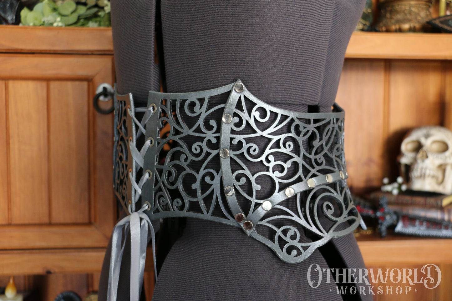 Leather Vine Thorn Waist Belt | Silver