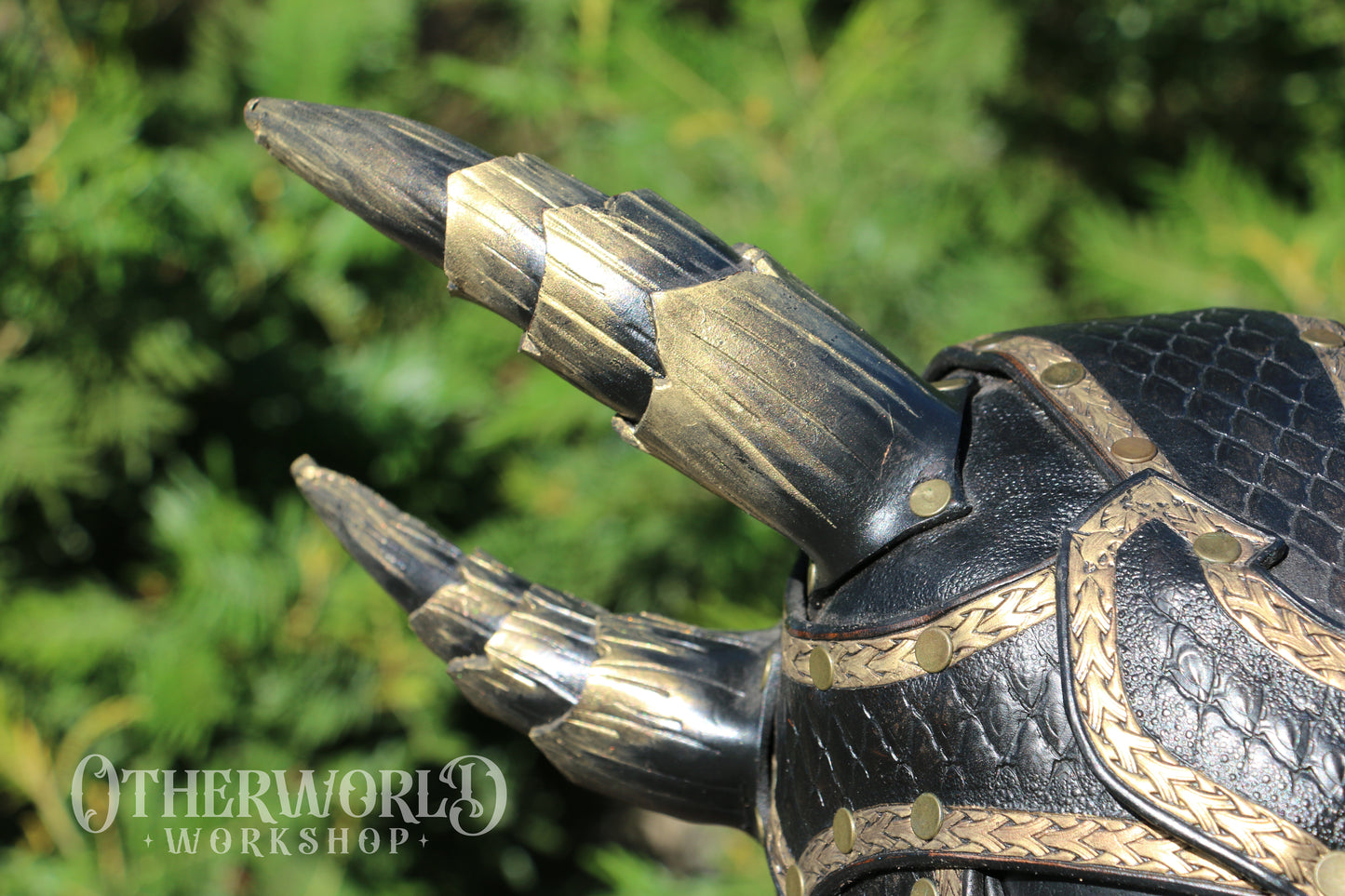 Leather Daedric Helmet | Exclusive