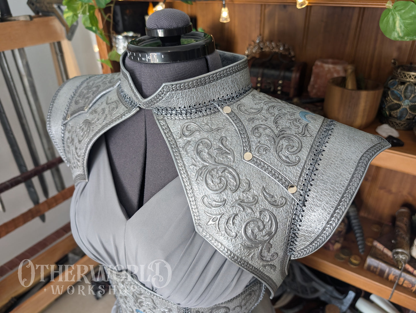 Leather Enchantress Shoulder Mantle