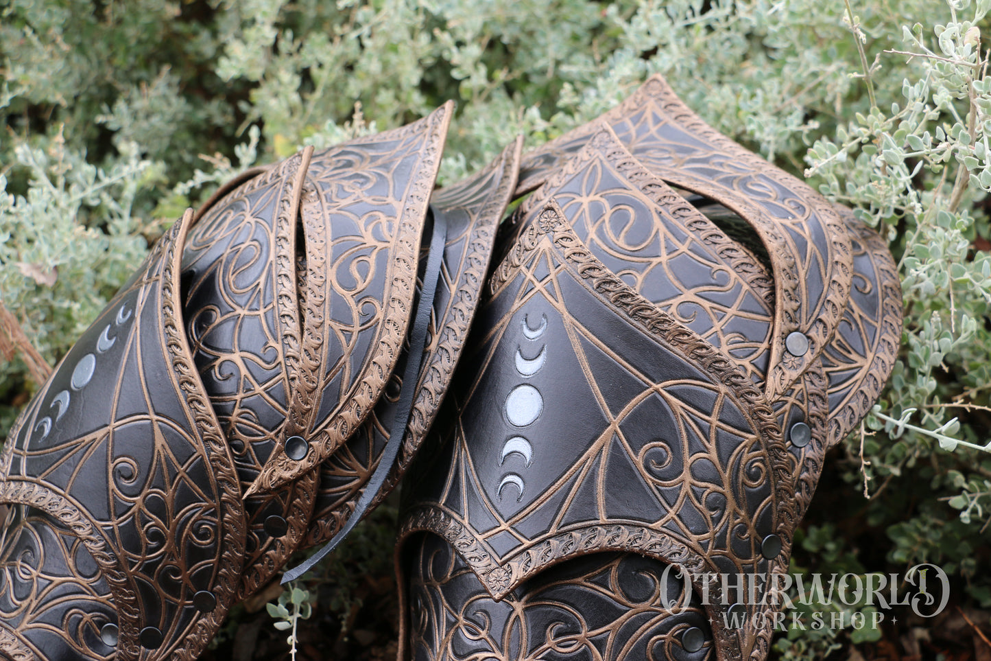 Leather Bloodstained Shoulder Paulron Set