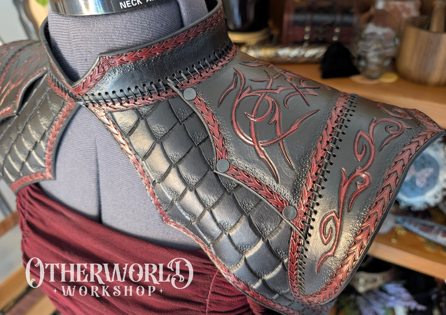 Leather Dragonscale Shoulder Mantle