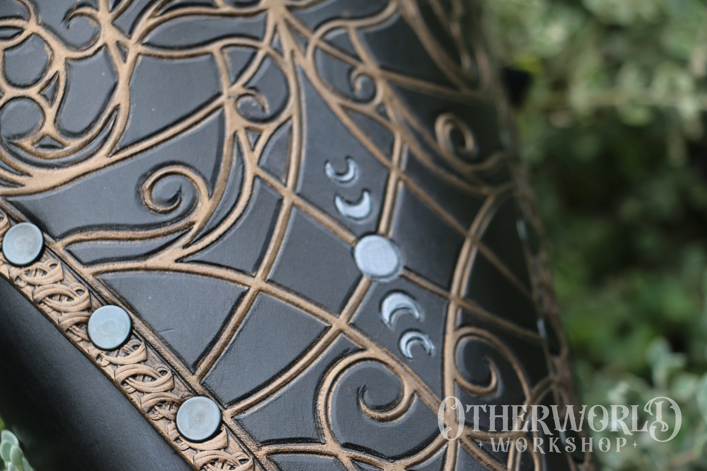 Leather Bloodstained Leg Greaves Set