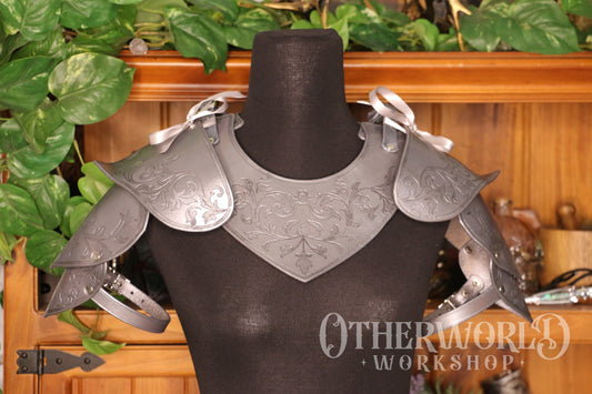 Leather Silver Etched Gorget & Pauldrons Set | S