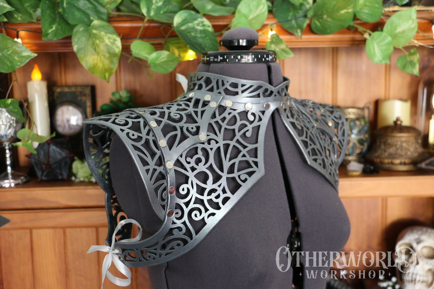 Leather Vine Thorn Shoulder Mantle | Silver