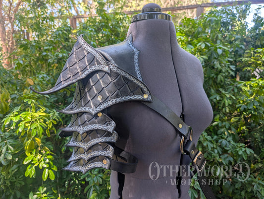 Leather Dragonscale Single Pauldron Harness
