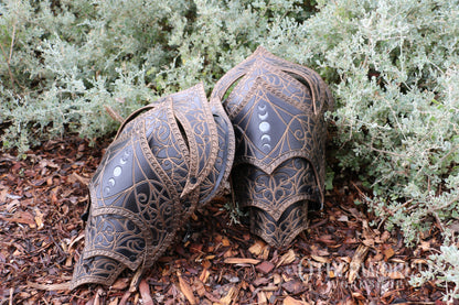 Leather Bloodstained Shoulder Paulron Set