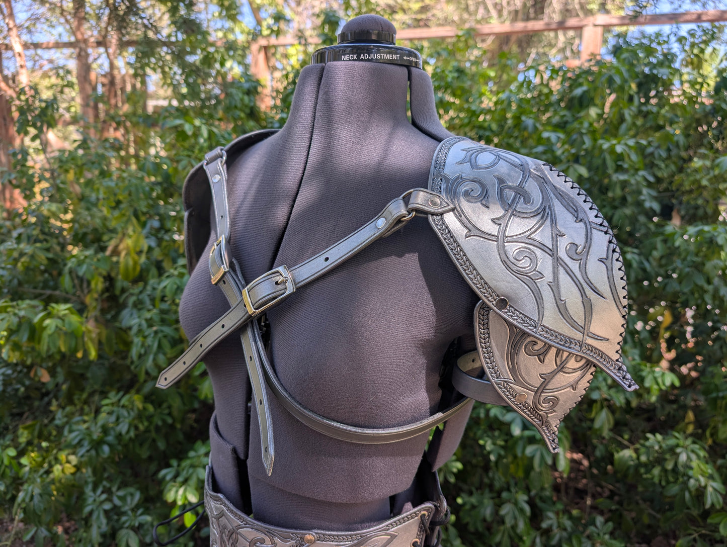 Leather Elven Pauldrons Set